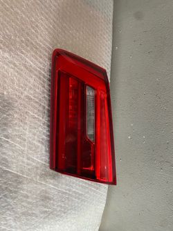 2017-2020 bmw 5 series right trunk light