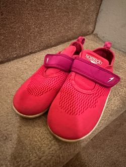 Speedo Kids Girls Water Shoes Size 11/12 pink
