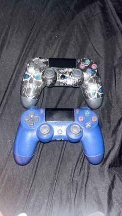 PS4 DualShock 4 Controllers – Lot of 2