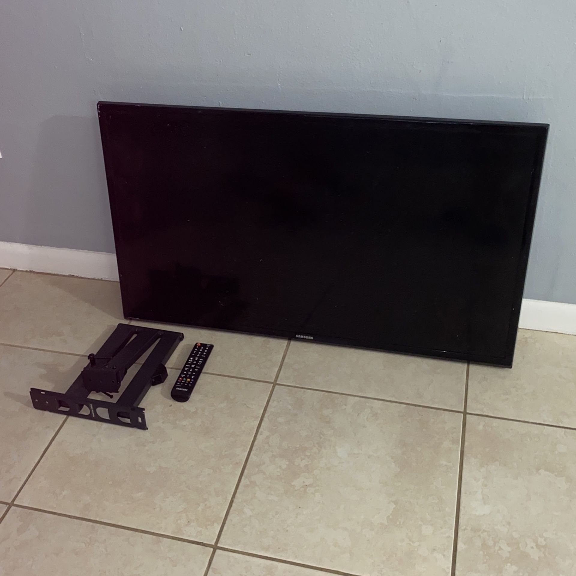 Samsung UN40H5003 40-Inch 1080p LED TV (2014 Model) 📺
