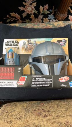 Star Wars Mandolorian Mask and gauntlet set