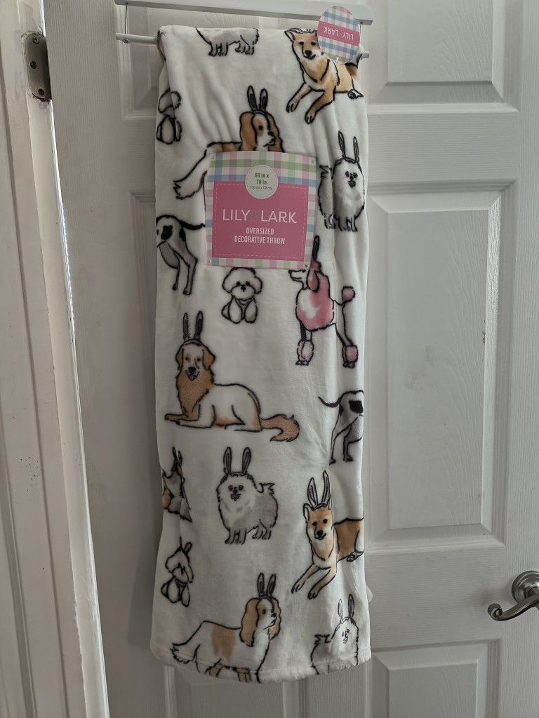 Nwt Oversized Doggy Throw