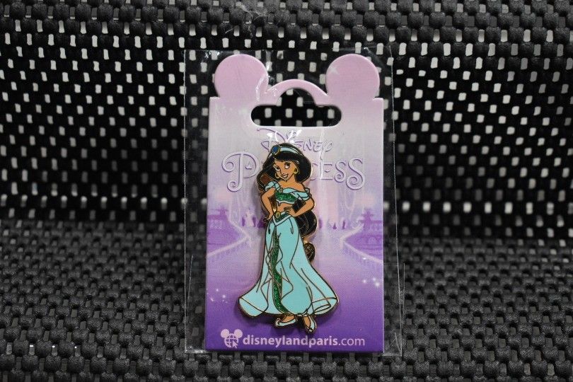 Disney Paris Aladdin Jasmine Glitter Pin