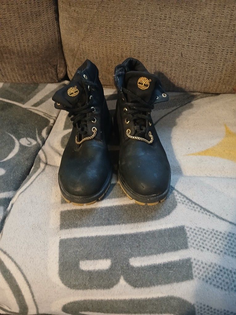 TIMBERLAND BLACK BOOTS