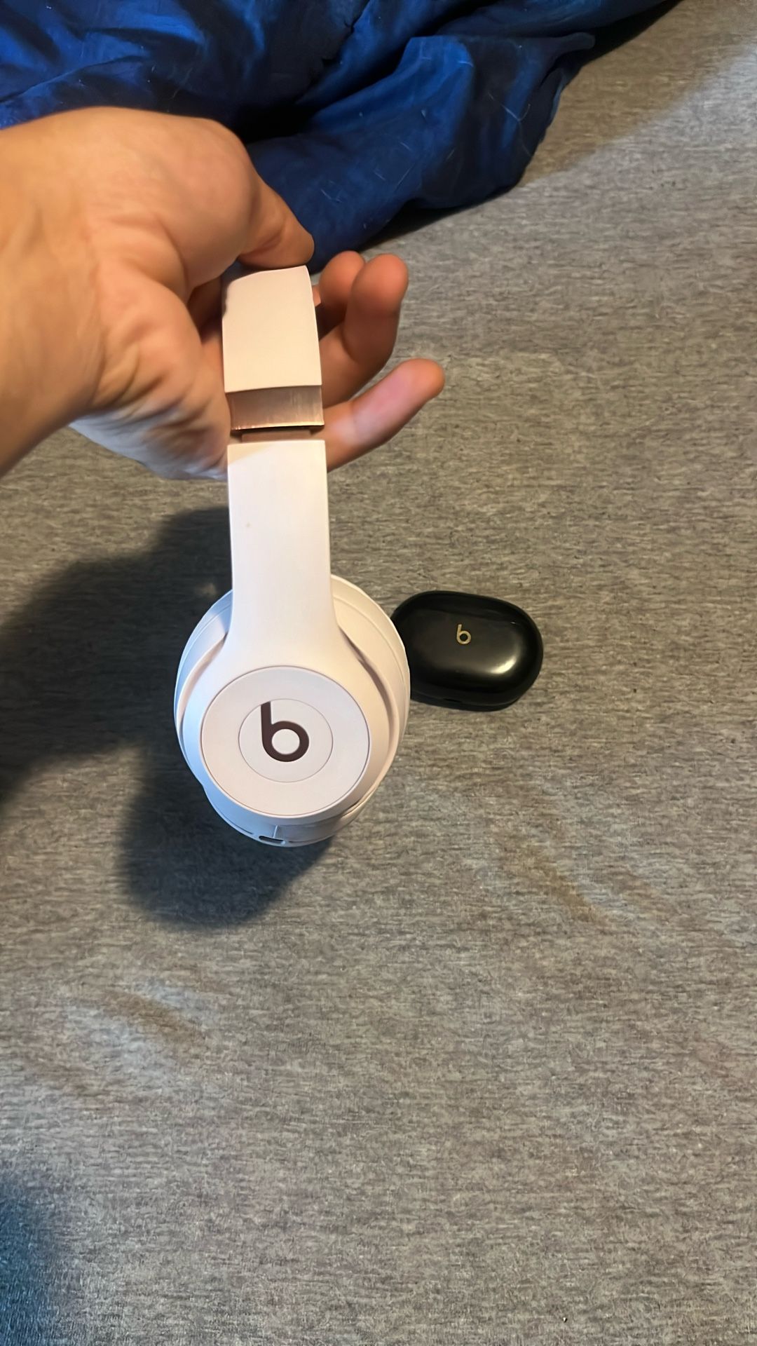 2 Pair Of Beats.