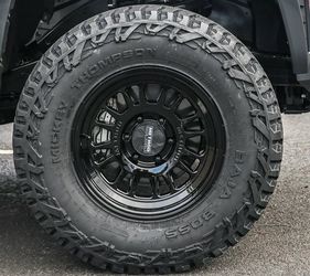 Method MR318 Gloss Black 17x8.5 6x5.5 106mm / dm for pricing