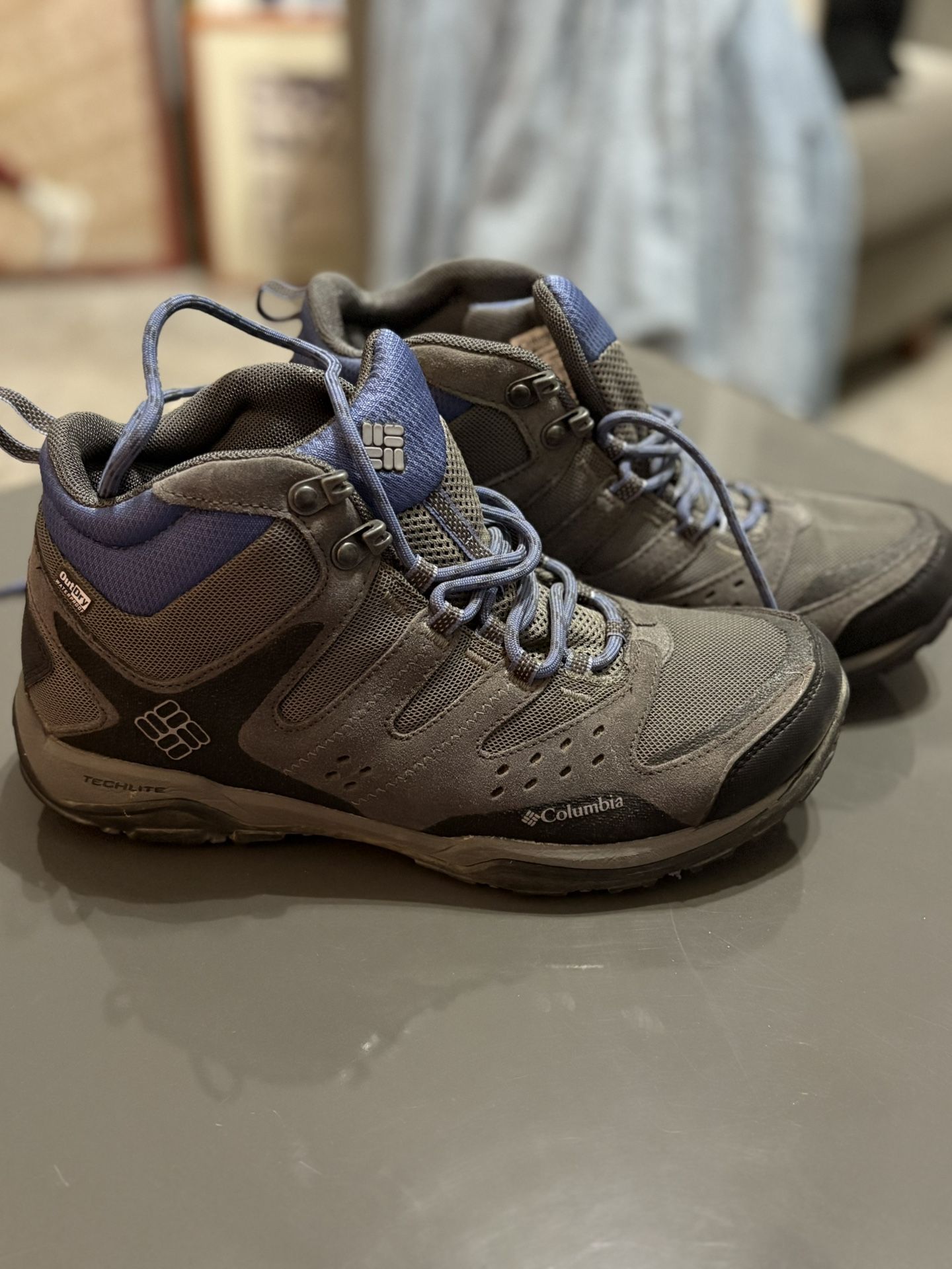Women’s Columbia hiking boots