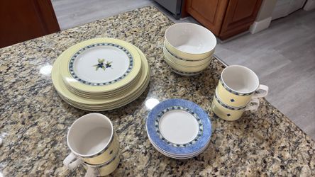 Royal Doulton CARMINA Olive Salad Plate Set of Four
