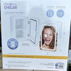 Mini Fridge 6L / Beauty & Skin Care Fridge