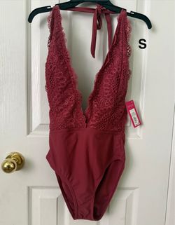 Women’s bathing suit size small