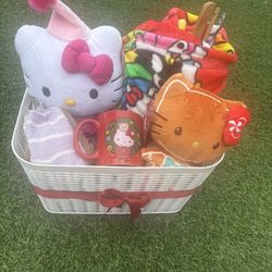 🎄🎅🏽🧑🏻‍🎄Hello Kitty Basket 🧺  $85