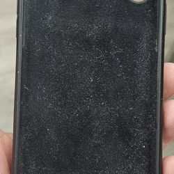 Apple smart battery case in Excellent condition works for XS MAX in Black.