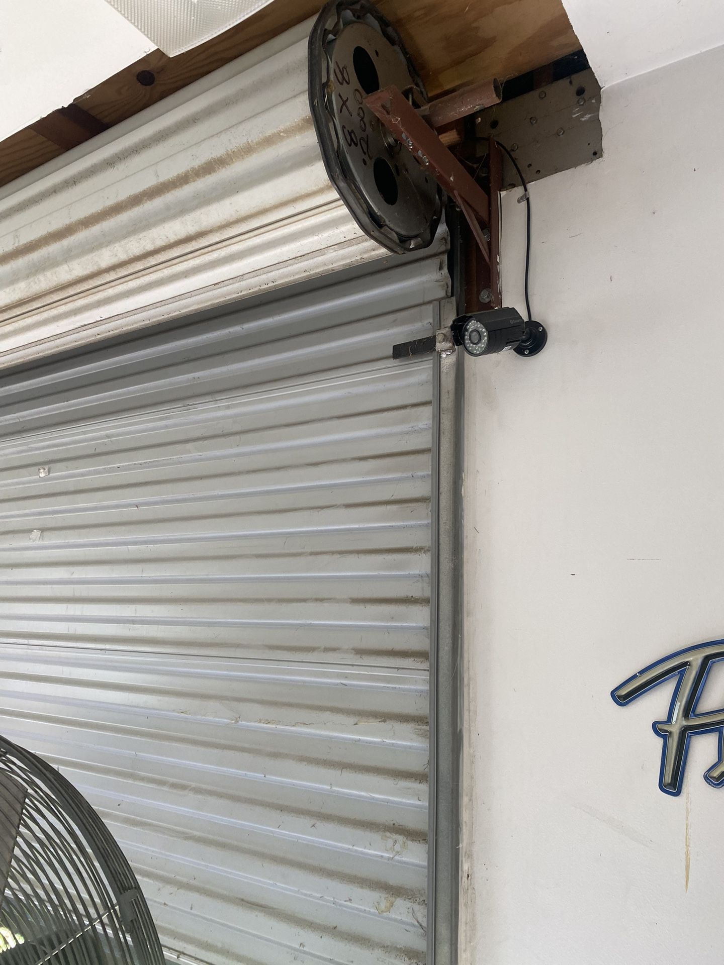 Roll Up Garage Door for Sale in Bellflower, CA OfferUp