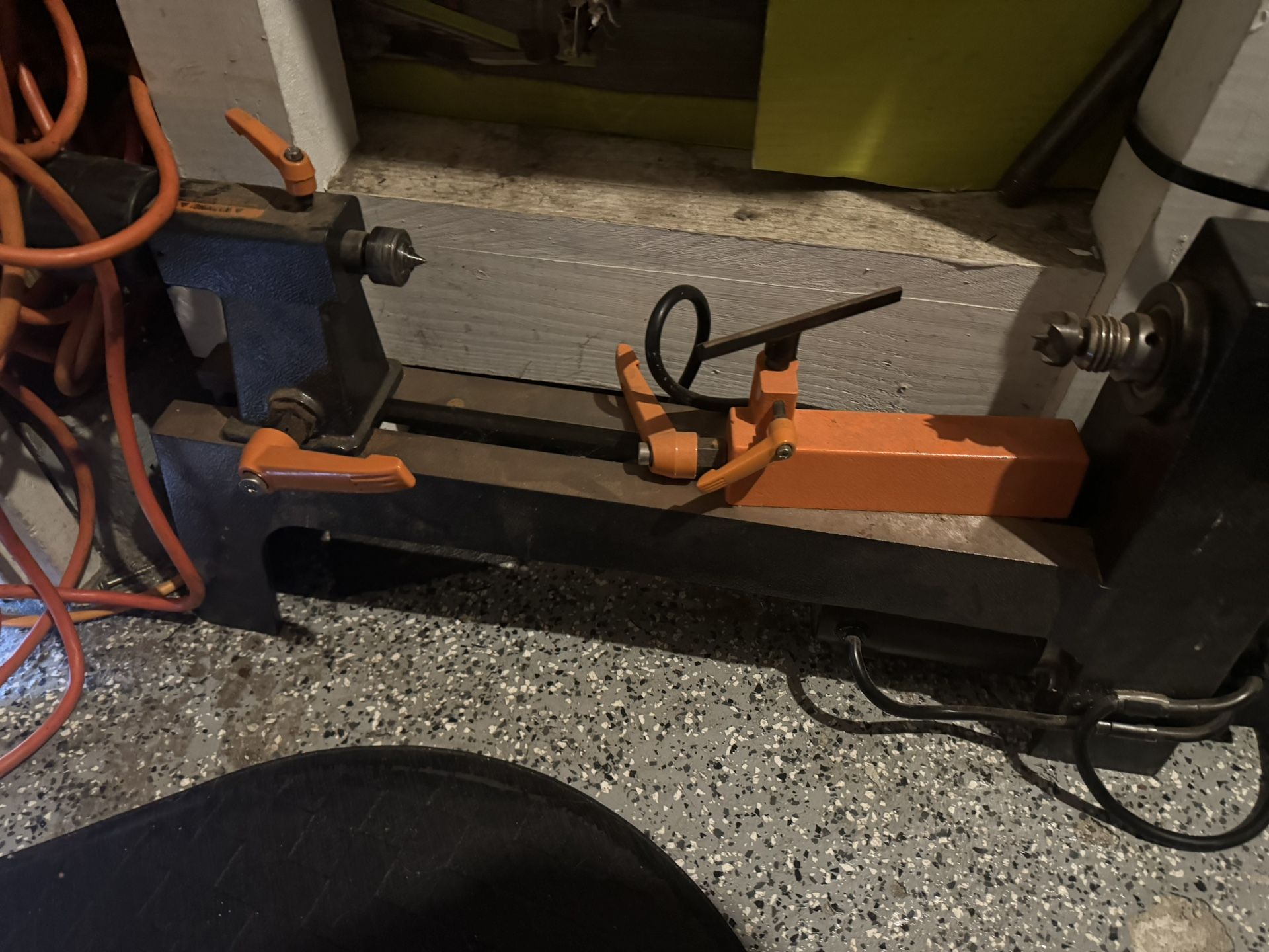 WEN 3.2-Amp 8-Inch by 13-Inch Variable Speed Mini Benchtop Wood Lathe, specifically model LA3421.