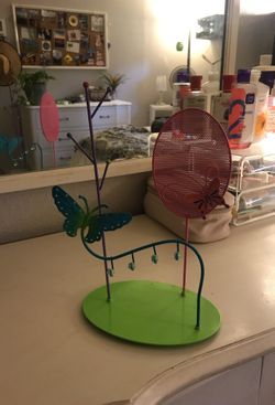 necklace,bracelet and earring tree! cute for girls