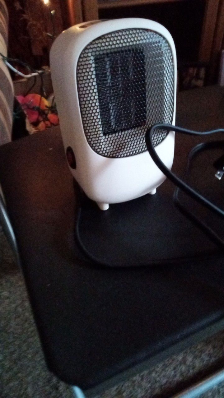 Small Room Size Heater Fan Good Condition $9.00