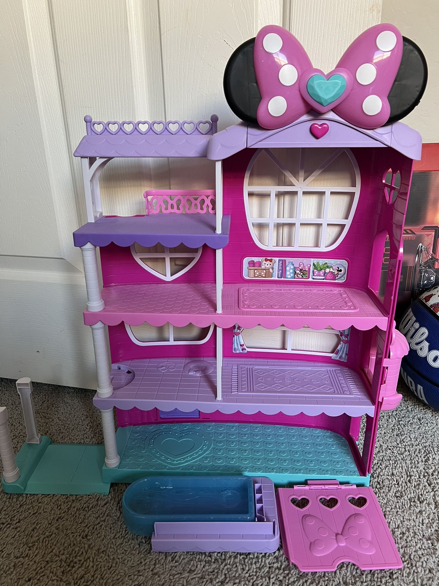 Minnie Mouse House