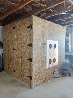 Huge Blasting Room 8x8x8 ft