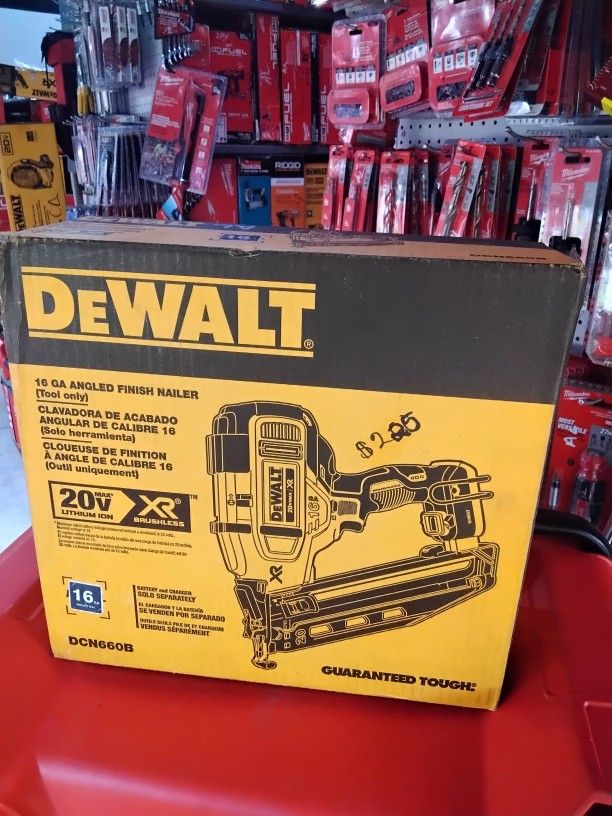 DeWalt 20V Max Lithium-Ion XR Brushless 16Ga Angled Finish Nailer Tool-Only