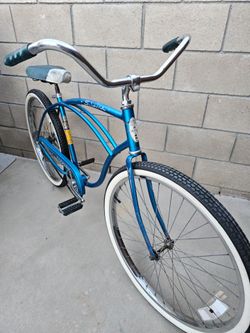 1977 Men's Schwinn Beach Cruiser
