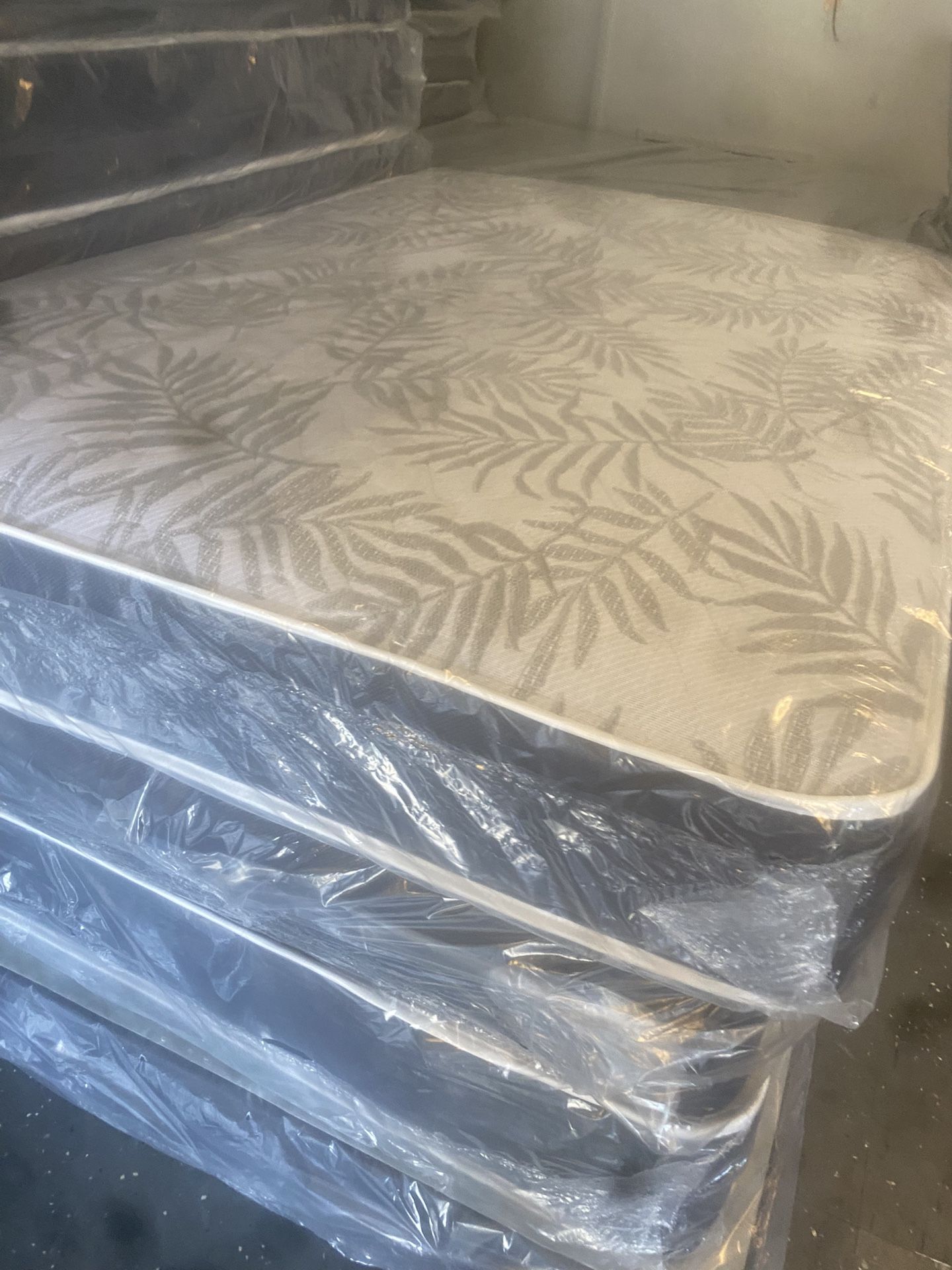 Full Regular Set New In Plastic Free Delivery In Atlanta