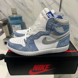 Jordan 1 hyper royal size 9.5