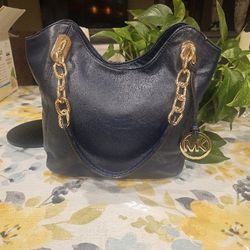 **AUTHENTIC~MICHAEL KORS LILLY CHAIN TOTE**