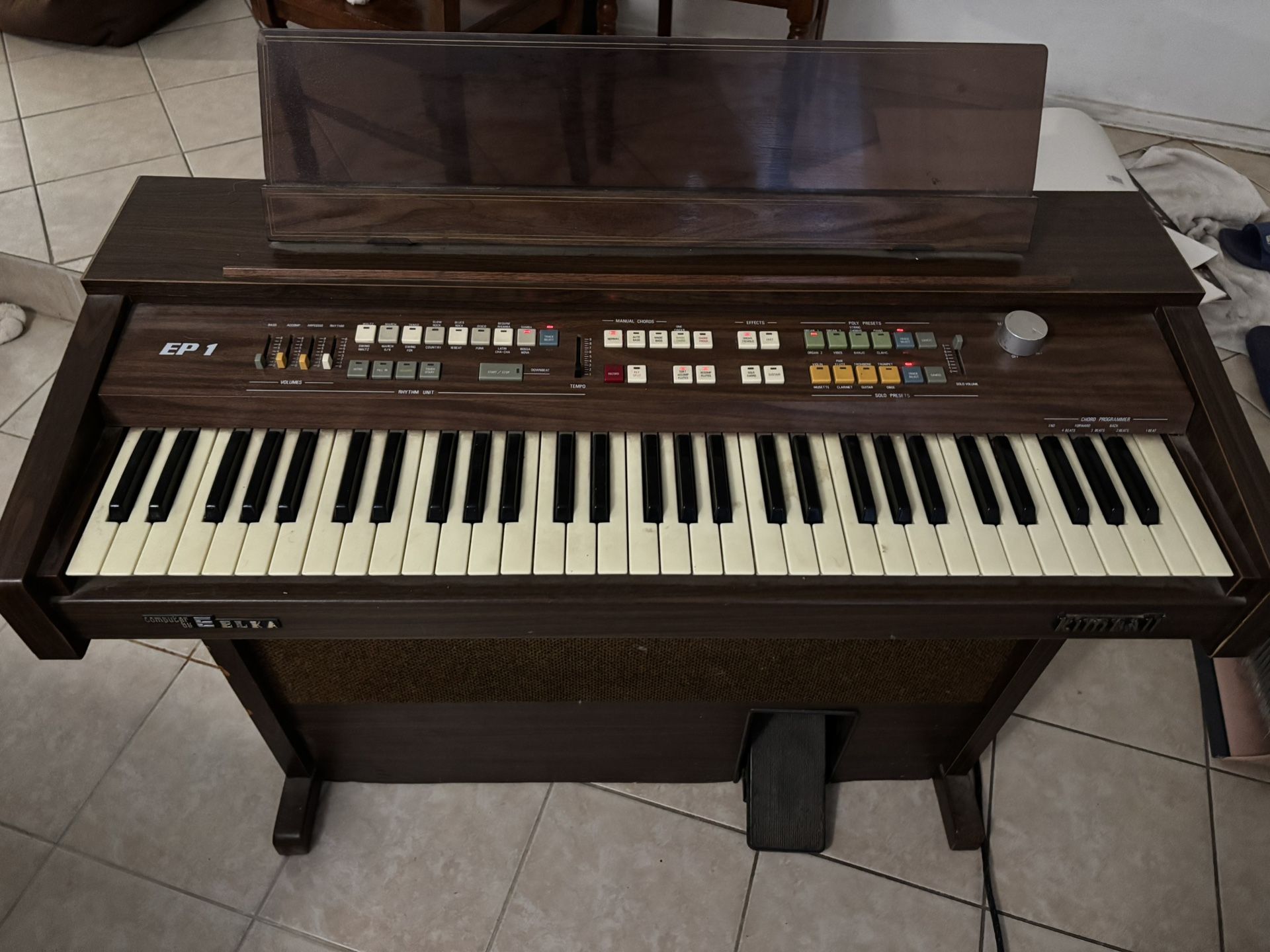 vintage Kimball EP-1 electric organ. 