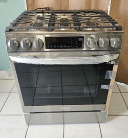 LG gas Stove new