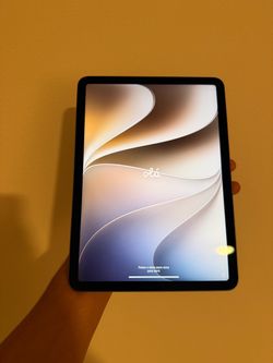 Apple iPad Air 5th Generation 64 GB Wi-Fi Space Gray Tablet