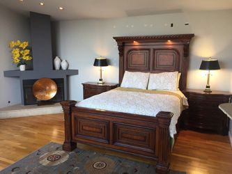 Mahogany Queen Bedroom set