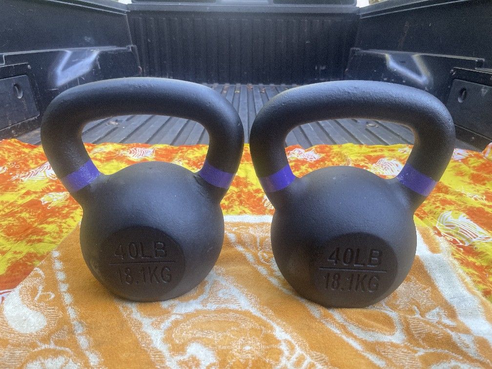 PAIR  OF  40  LB.  KETTLEBELLS