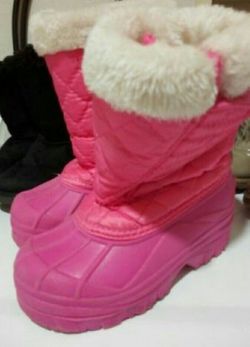 Snow boots size 11