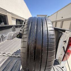 255/40/21 Michelin Pilot Sport 4s 70% Tread (1)