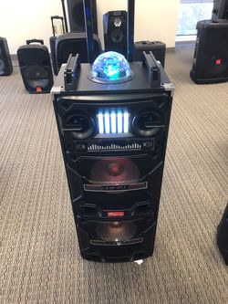 4,000 watt rechargeable Bluetooth speaker/aux/fm/USB and sad port/microphone for karaoke /brand new!!