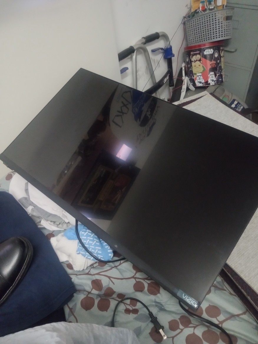 32" TV Not a Smart TV 