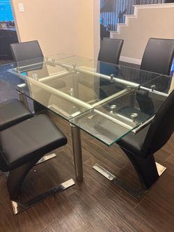 Table & chairs
