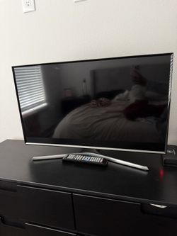 Samsung 32” TV – For Repair / Parts