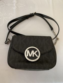 MICHAEL KORS CROSS BUDDY PURSE