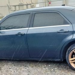 2008 CHRY 300 FOR PARTS ONLY 