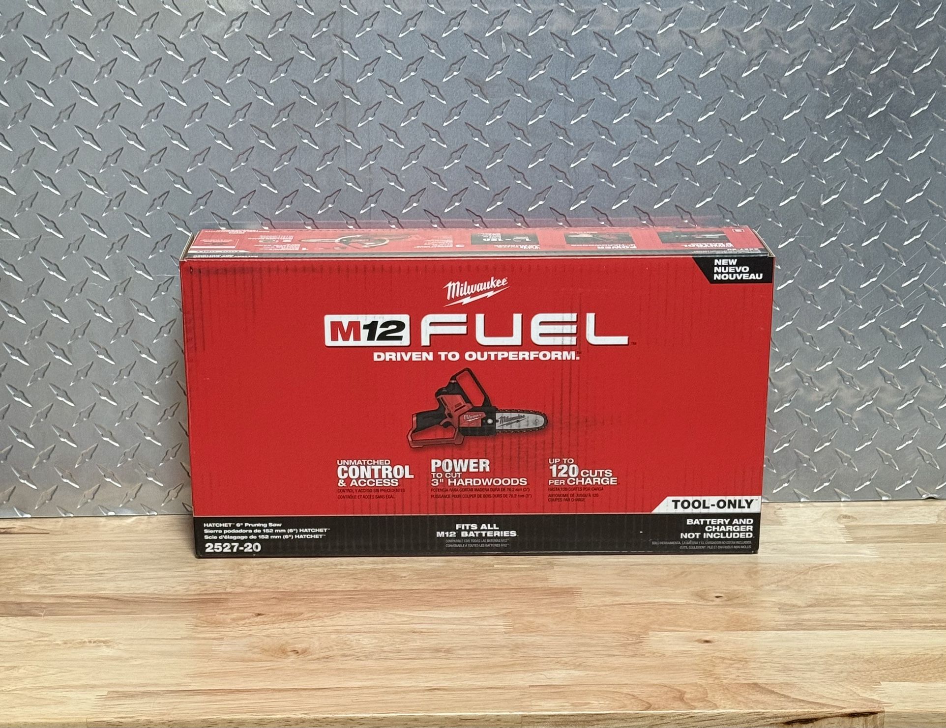 Milwaukee M12 FUEL 6” Pruning Hatchet 2527-20