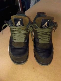 The olive green retro 4s size 10 and 1/2 size 10 /half