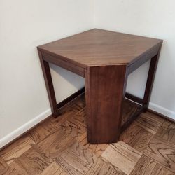 Beautiful Solid Wood Hooker Furniture Corner Desk 