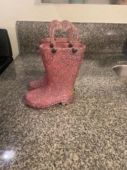 Rain boots size 5c