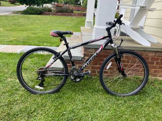 🚀 MONSTER DEAL! Giant Boulder MTB 🚲 17" Frame • 26" Wheels • Ready to Roll!