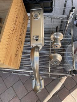 Kwikset Front door handle set lock $30