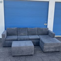 Modern Gray Sectional w/Ottoman 