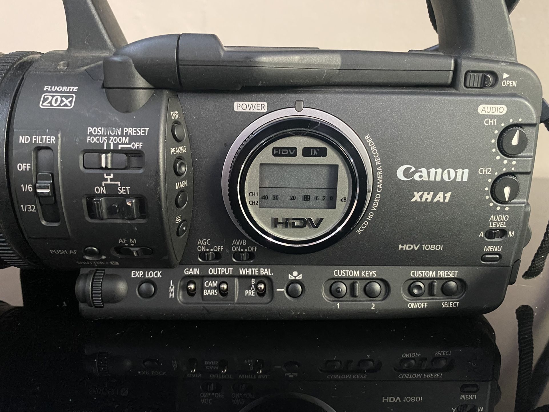 Canon XHA1 Is With HDV 1080i Camera W/ RODE Microphone for Sale in