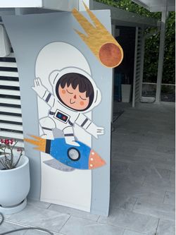 Free astronaut board and Balloon