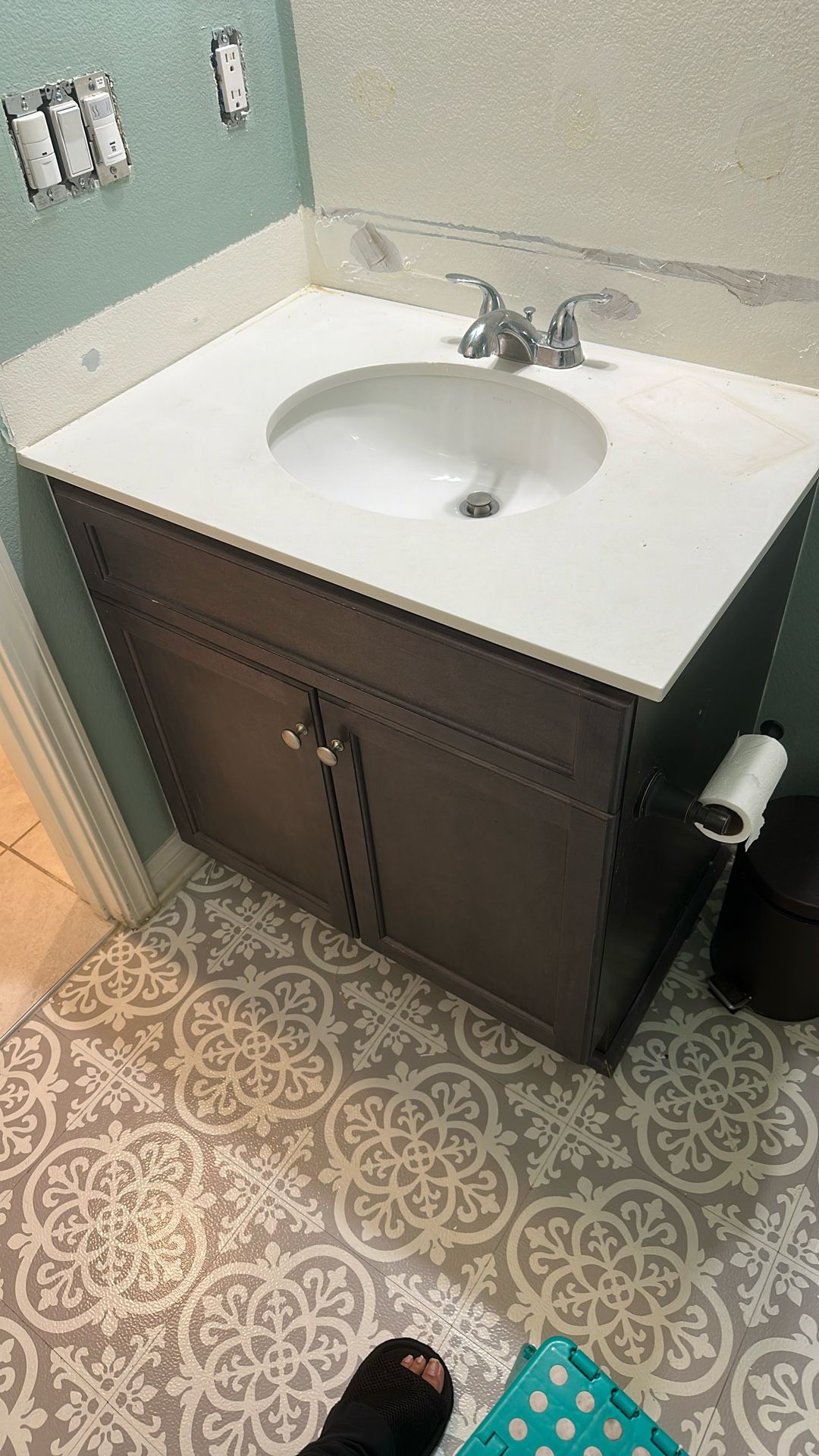 30” Bathroom Vanity With Quartz Countertop